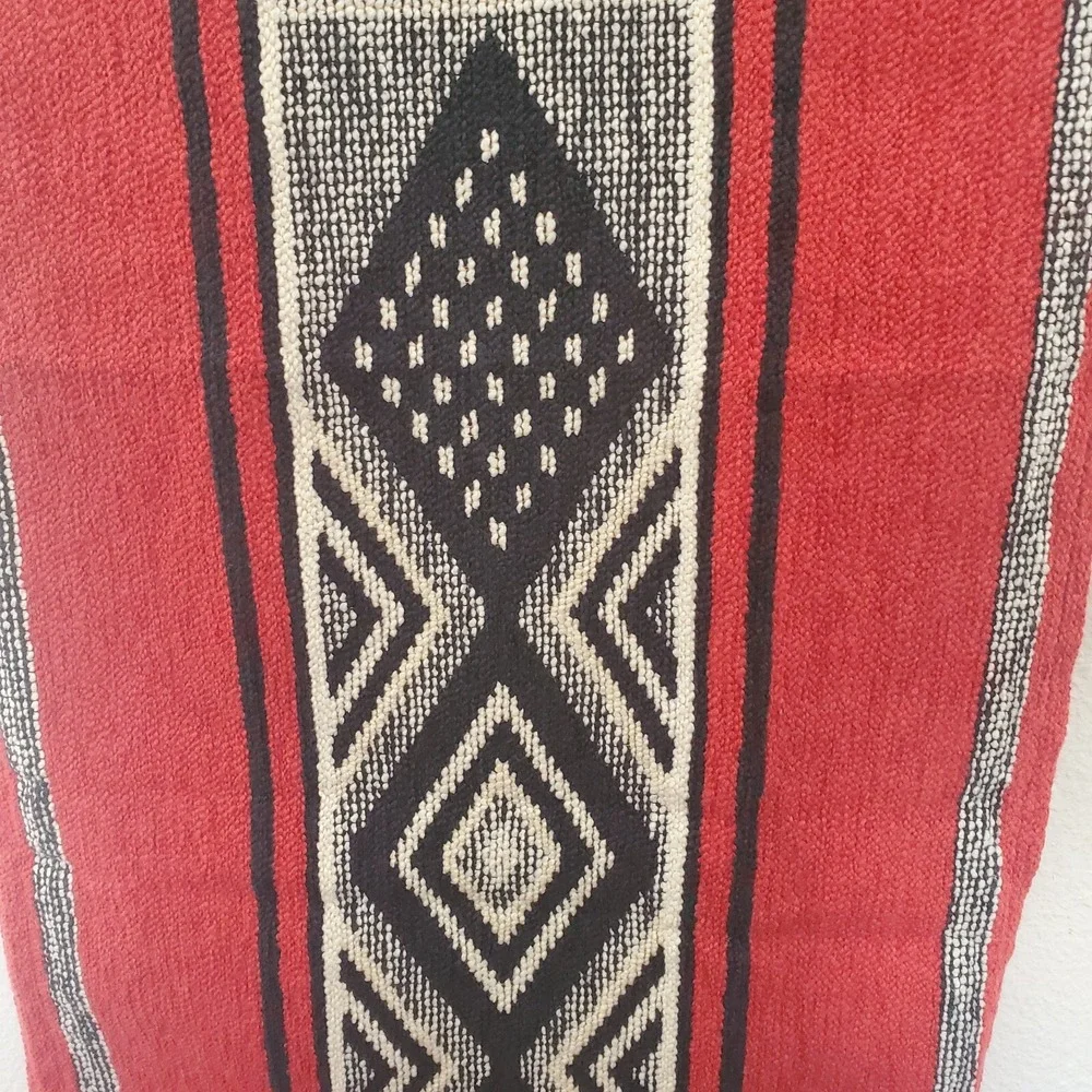 Huitru Camino Gaucha Rojo Table Runner Red Geometric Fringed Argentina 63x14